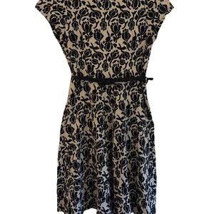 Louie et Lucie Women’s Black Tan Floral Print Cap Sleeve Midi Fit & Flare